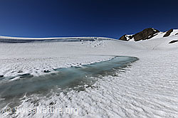 F069150: Eis am Ufer