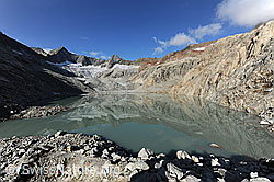 Foto: Gruebengletscher mit Spiegelung im Bergsee