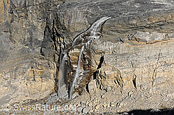 Foto: Wasserfall im Vorfeld des Kanderfirns (Alpetligletscher)