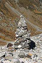 F072450: Stattlicher Steinmann