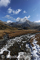 F073048: Zusammenfluss von Bergbächen
