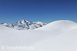 F075526: Gerundete Formen und Linien in Winterlandschaft