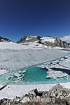 F076863: Türkisfarbener Gletschersee