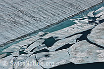 F076866: Eisschollen auf Gletschersee