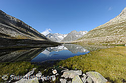 F079468: Berglandschaft mit Spiegelbild im See