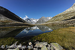 F079477: Spiegelung der Berge im See