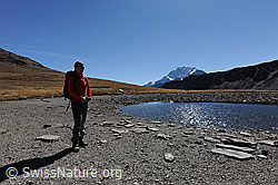 F080294: Wanderin an Bergsee