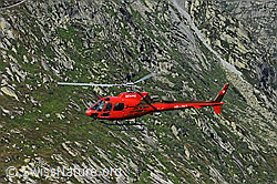 F088776: Helikopter der im Flug