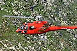 F088778: Helikopter im Schwebeflug