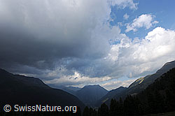 F090252: Bedrohliche Wolken während eines Föhnsturms