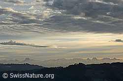 F103645: Abendbild: Wolkenstimmung über Stockhorn und Gantrischkette