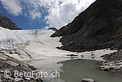 F110492: Gletscherlandschaft und Gletschersee am Chilchligletscher