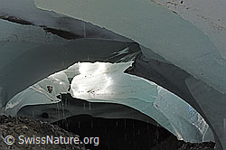 F132326: Feine Farbtöne in Gletscherhöhle