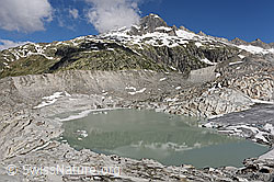 F139013: Seitenmoräne und Gletschersee am Rhonegletscher