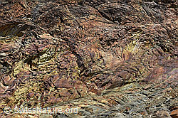 F140404: Strukturen und Farben in Felswand