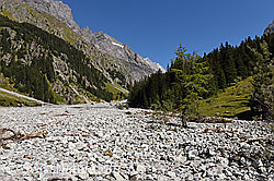 F141628: Von der Kander abgelagertes Geröll bei Heimritz