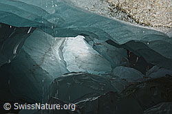 F155197: Eishöhle in grossem Toteiskegel