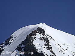G002763: Oberhalb des Nollen ist eine Seilschaft zu sehen